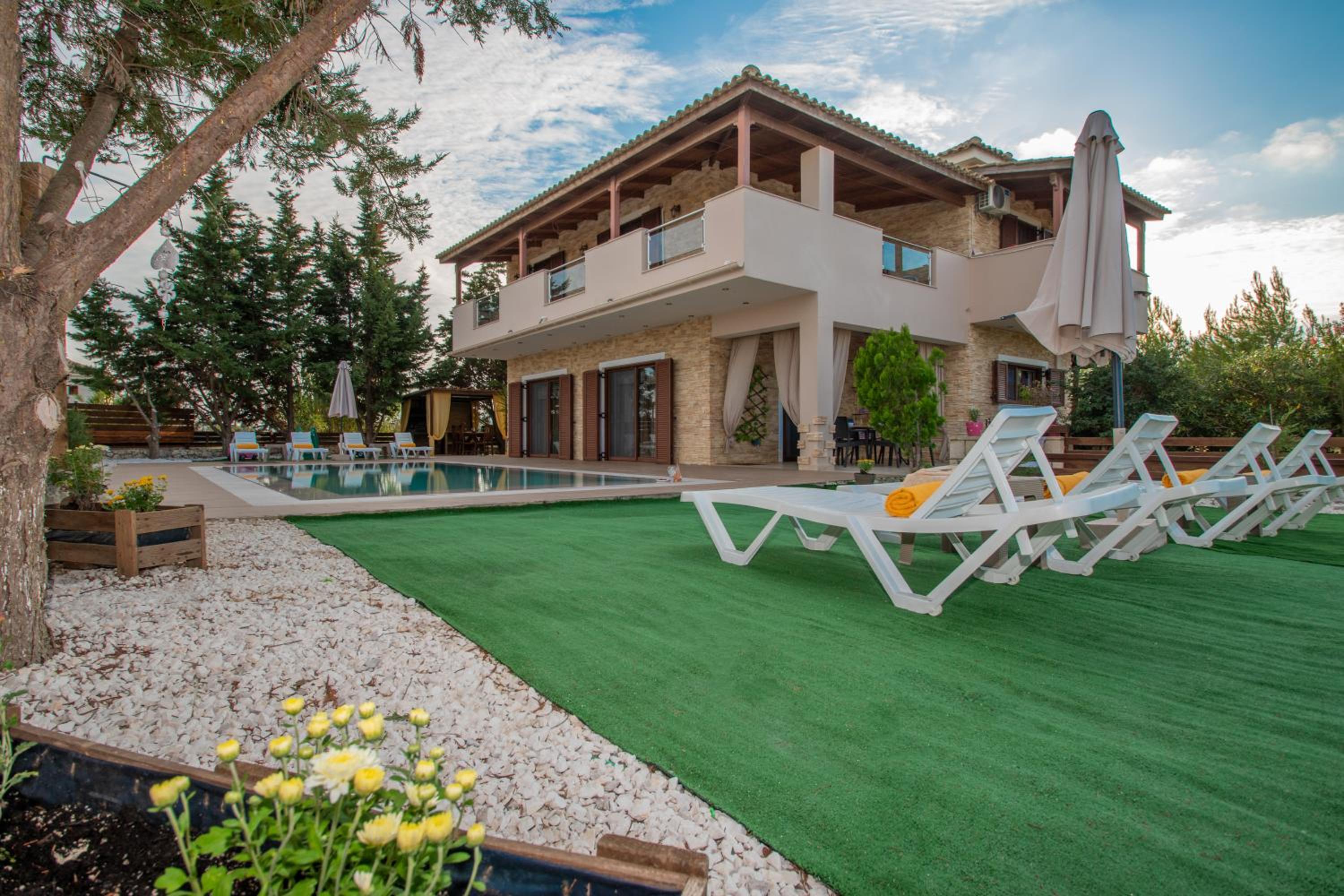 Hotel Peroulis Villa