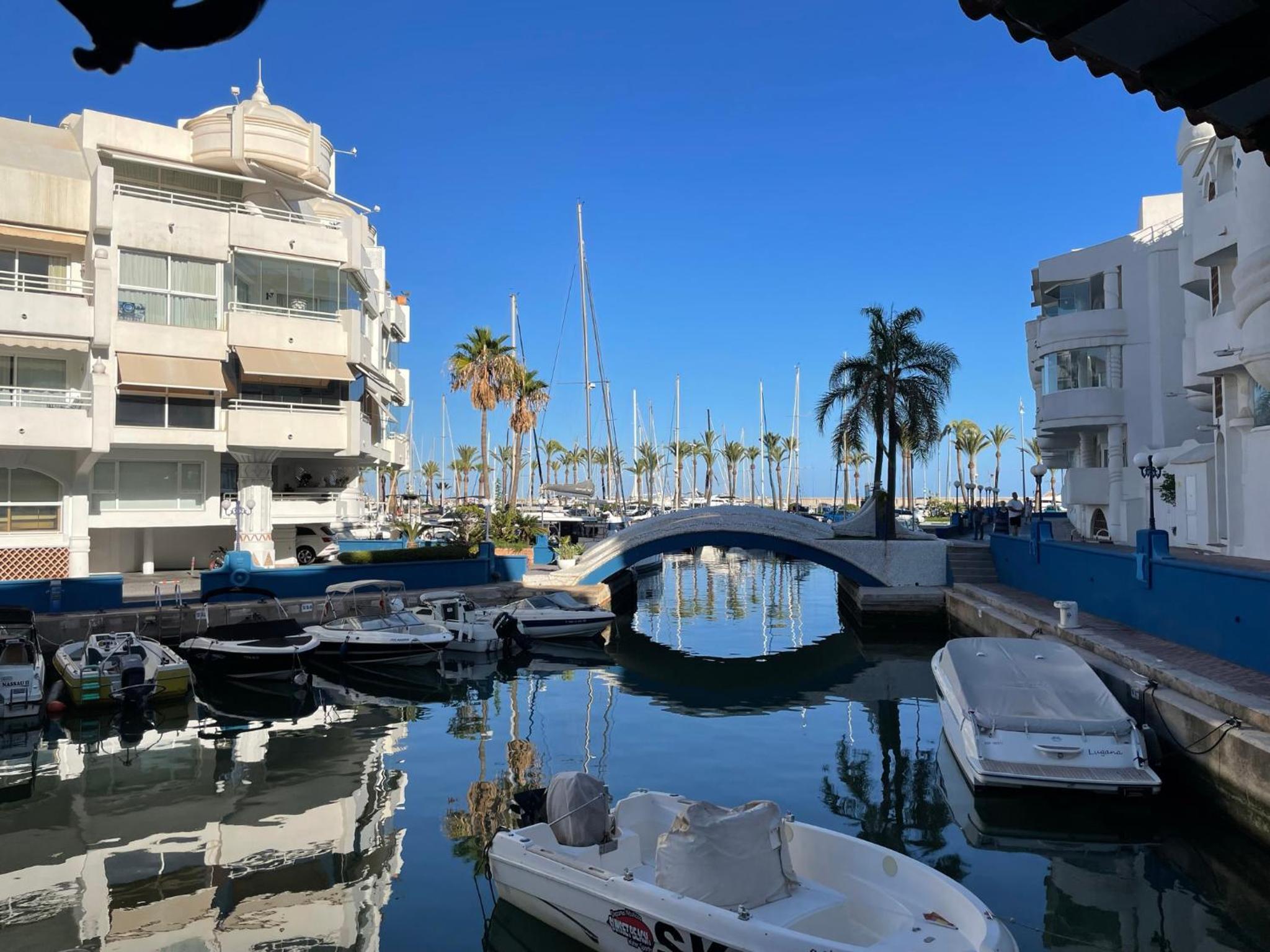 Isla Puerto Marina