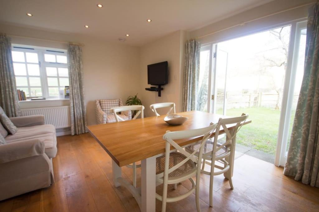 Luxury barn with tennis court in South Downs National Park