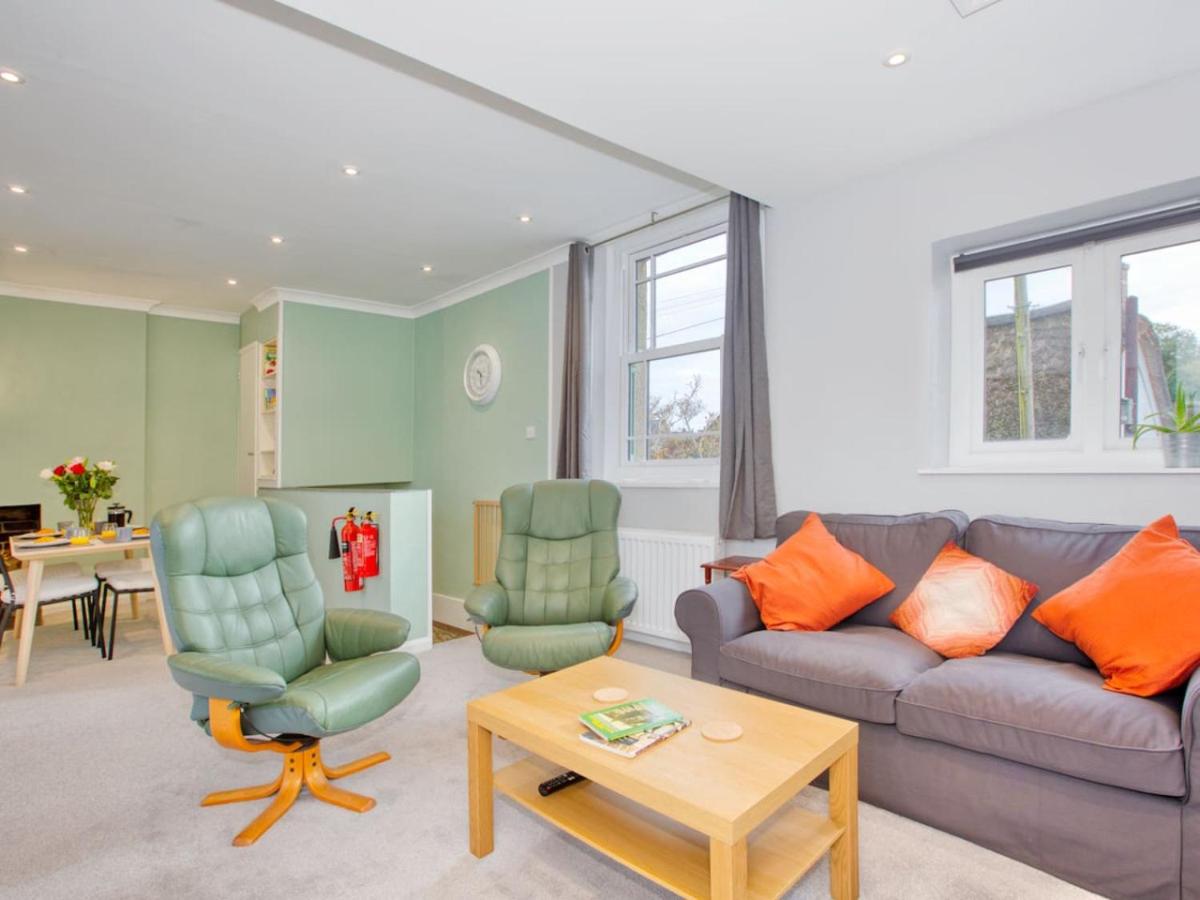 Lovely 2-Bed Apartment Colyton, nr. Jurassic Coast view 2