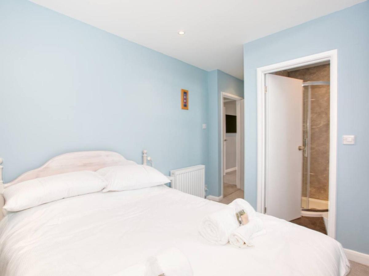 Lovely 2-Bed Apartment Colyton, nr. Jurassic Coast view 4