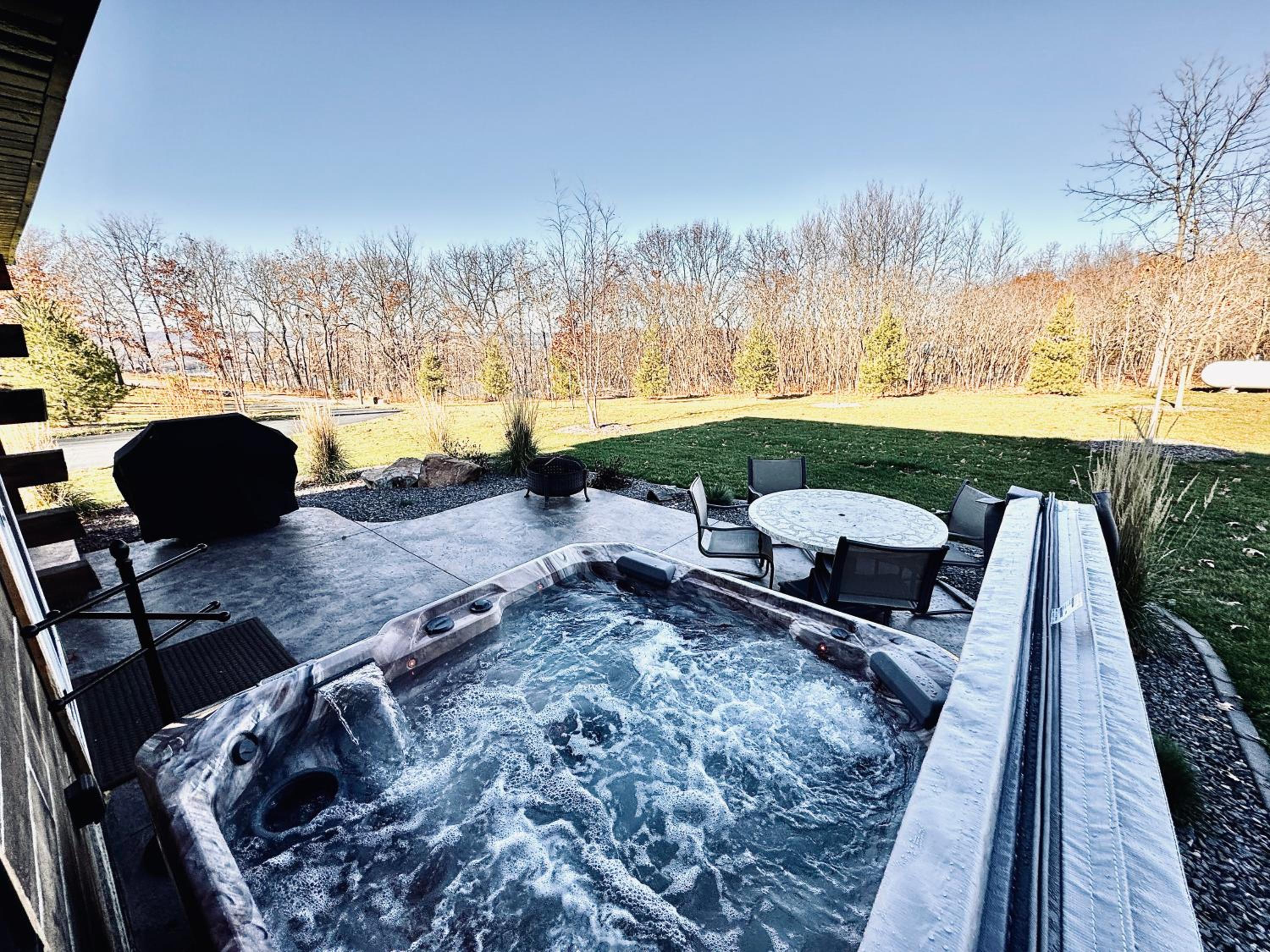 Rustic Hideaway sleeps 4 Hot tub view 2