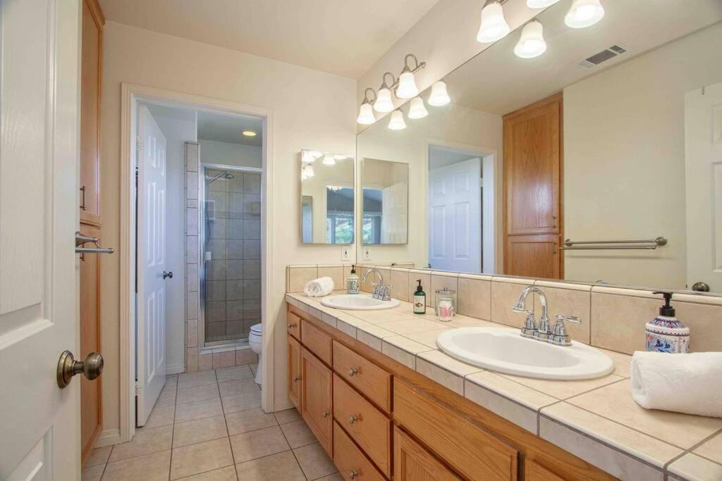 Fallbrook, CA. Entire house. “Hilltop comforts”.