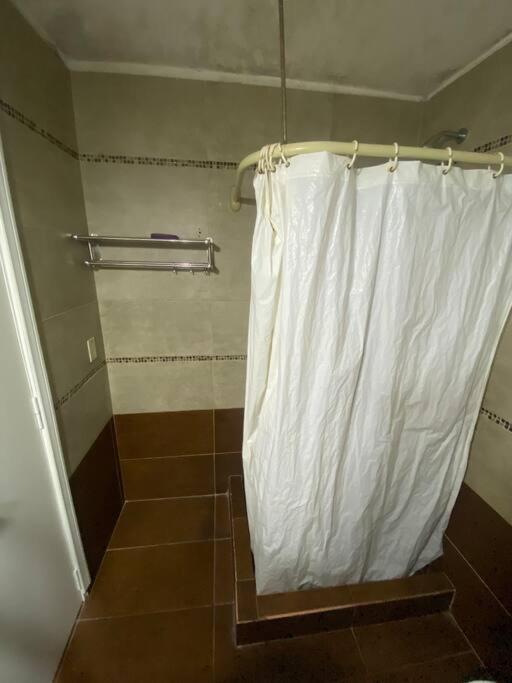 Amplio duplex con vista a calle