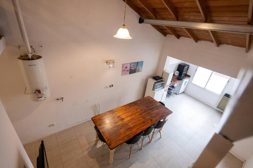 Amplio duplex con vista a calle