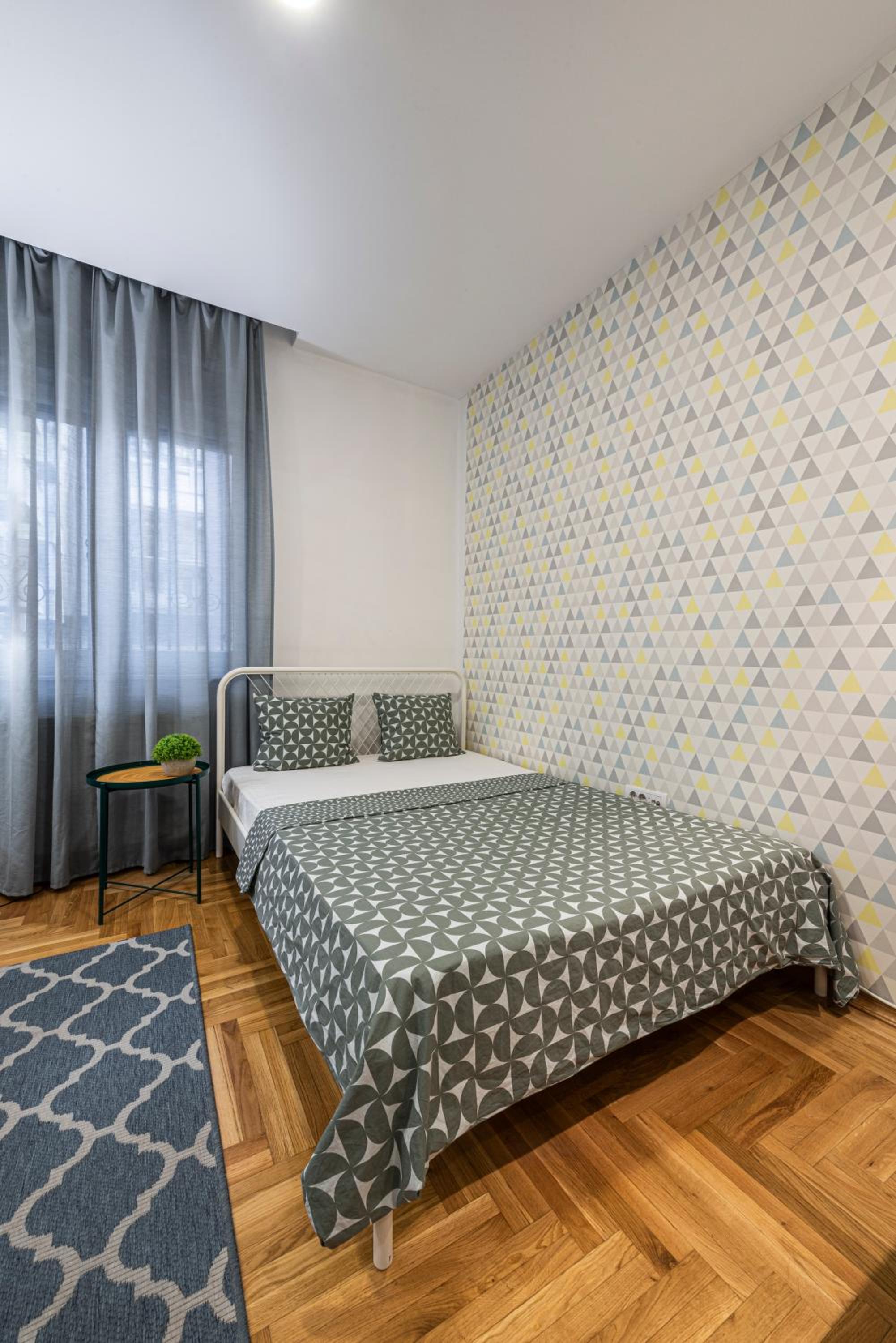 Giallo Modern Studio-Free Private Parking-Fast Wi-Fi view 3