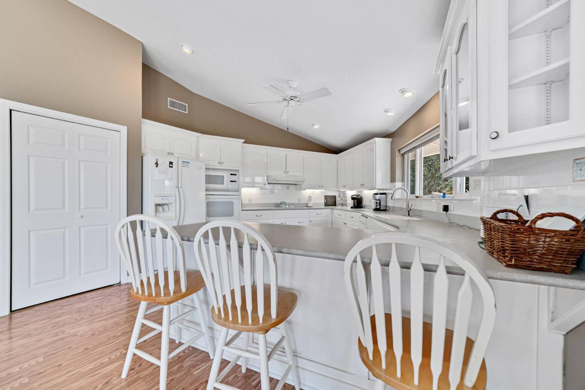 Round House Retreat on the Bay view 4