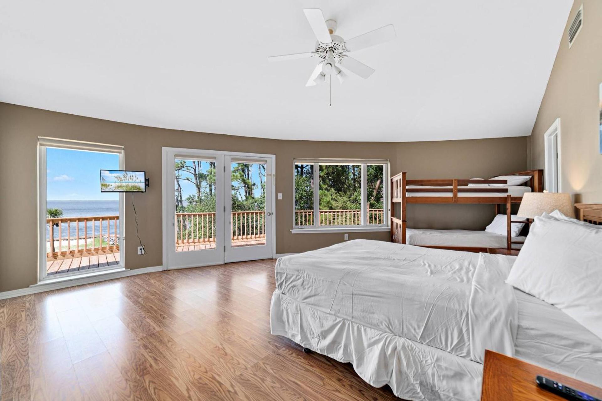 Round House Retreat on the Bay view 5