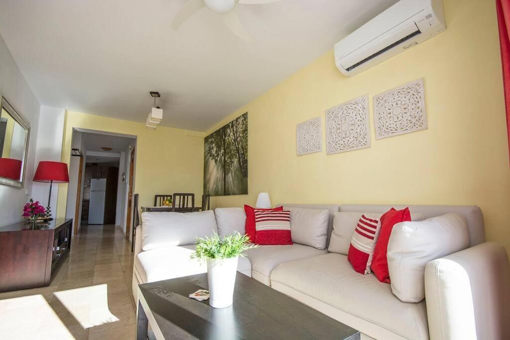 Apartamento 33, Frigiliana Spacious family Apartment with large Pool in the town center HansOnHoliday Rentals