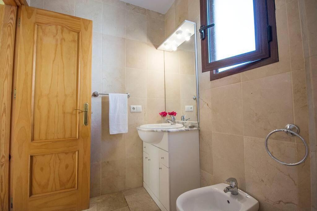 Apartamento 33, Frigiliana Spacious family Apartment with large Pool in the town center HansOnHoliday Rentals