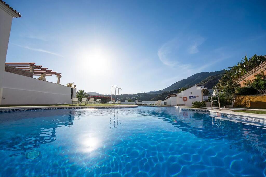 Apartamento 33, Frigiliana Spacious family Apartment with large Pool in the town center HansOnHoliday Rentals