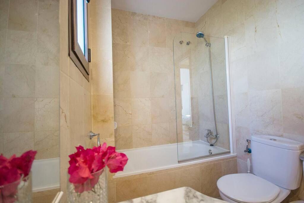 Apartamento 33, Frigiliana Spacious family Apartment with large Pool in the town center HansOnHoliday Rentals