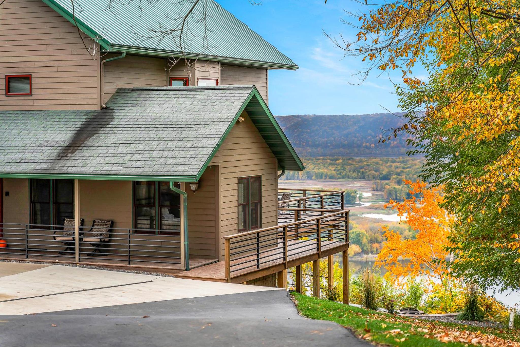 Eagles Landing- 5 bedroom 5 bath sleeps 15 Hot Tub view 4