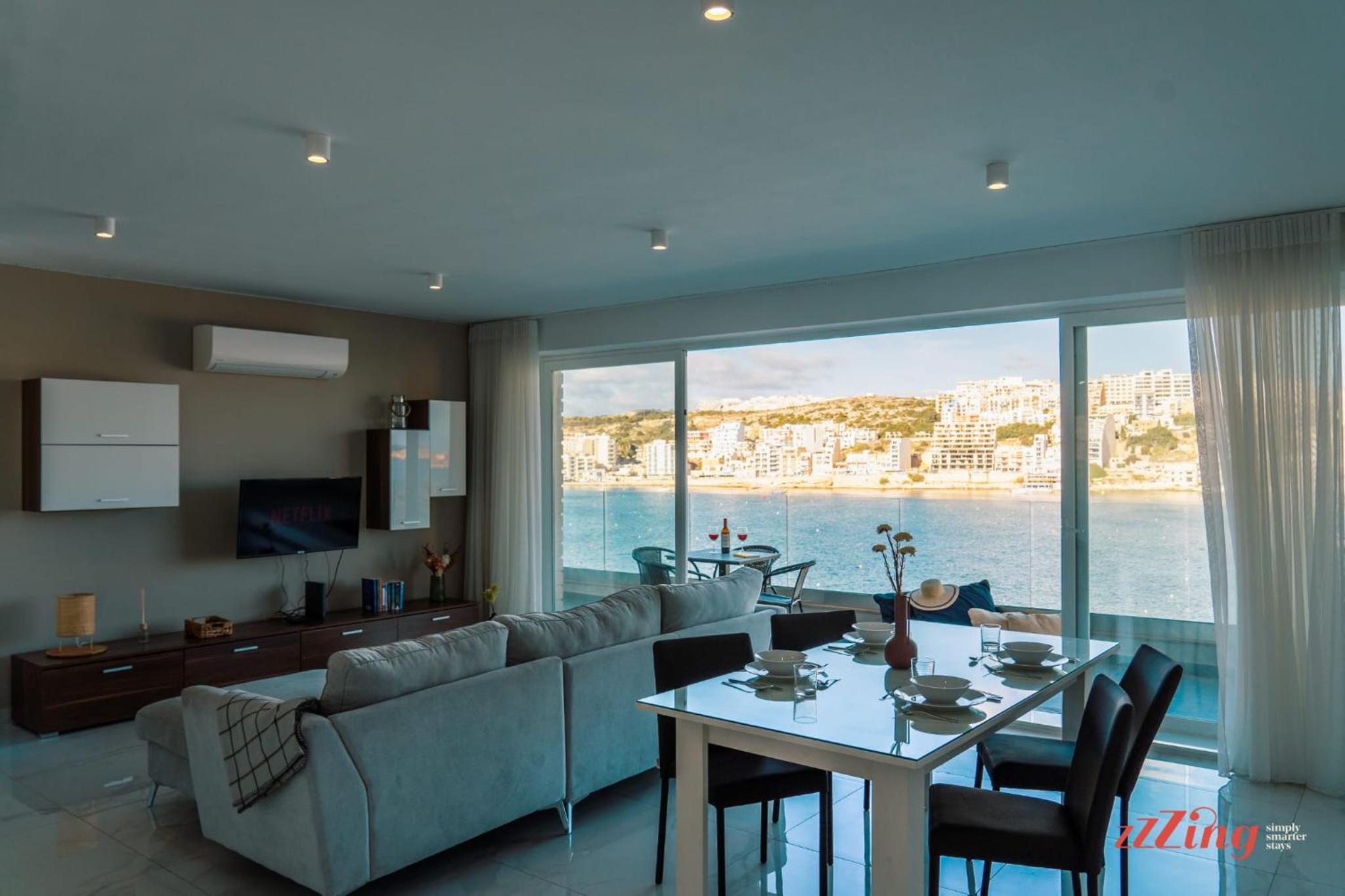 Seaside Magic From a Stunning Apartment photo 3