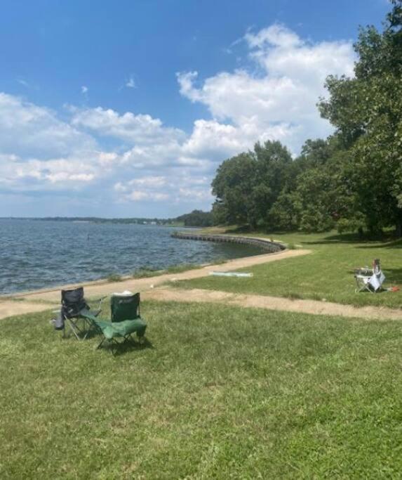 Lake Livingston Family Fun Getaway Serene Sunsets! view 2