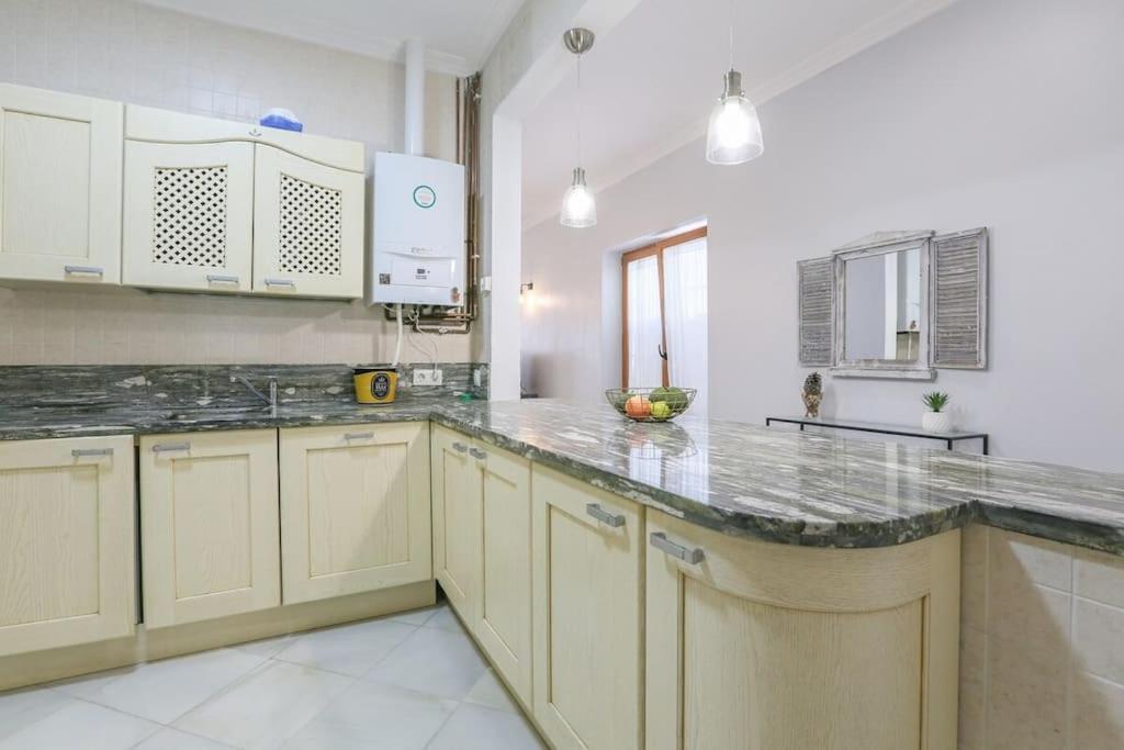 RiverWalk Suites - Puente Triana