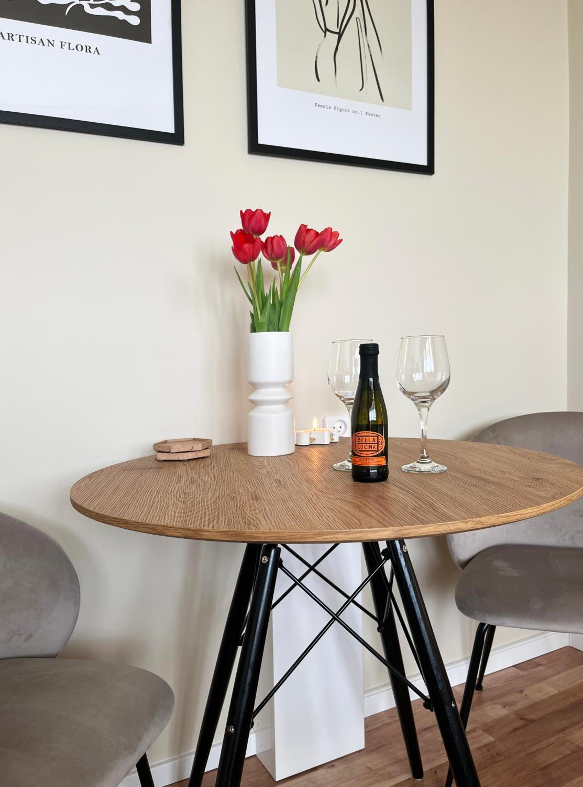 Air-Conditioned Studio, Close to City Centre & Tram Stop view 5