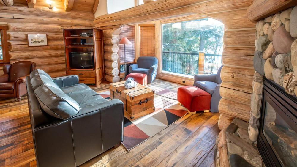 Snow Creek Cabins by Fernie Lodging Co