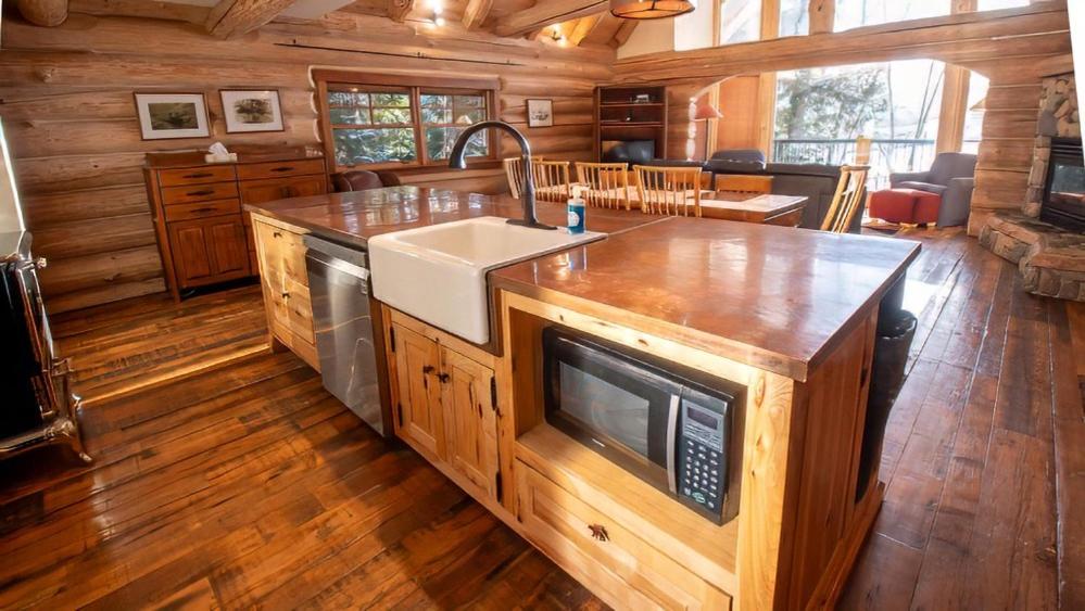 Snow Creek Cabins by Fernie Lodging Co