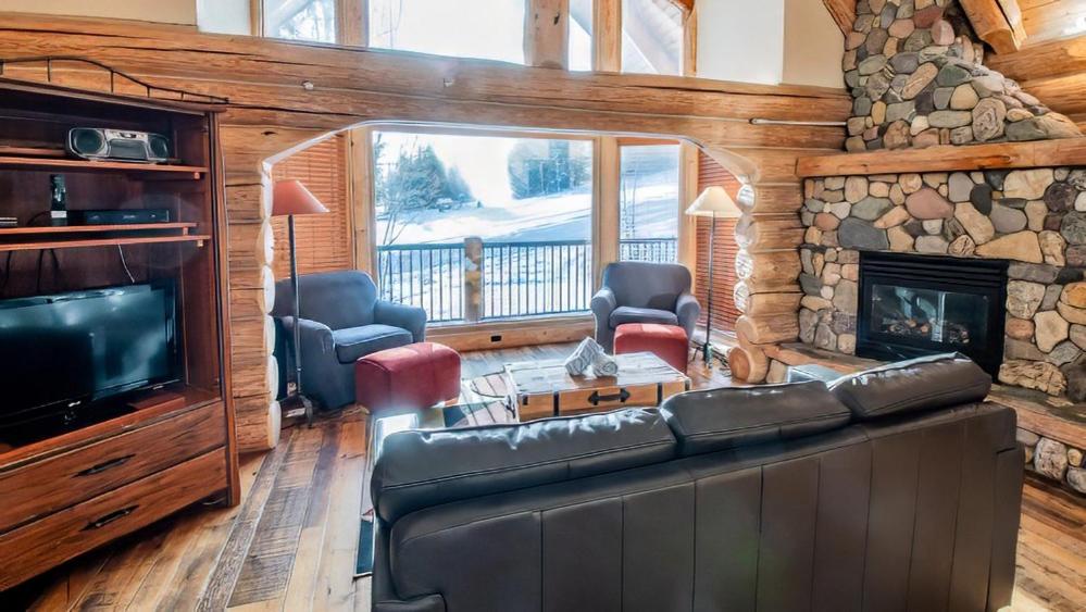 Snow Creek Cabins by Fernie Lodging Co