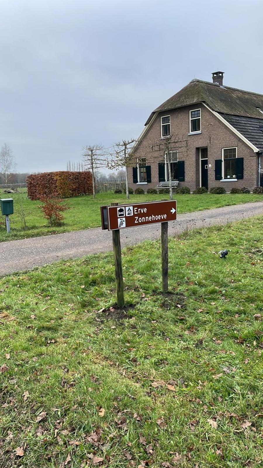 Erve Zonnehoeve B&B en Wijngaard