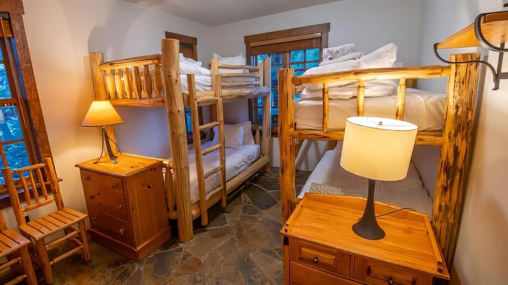 Snow Creek Cabins by Fernie Lodging Co