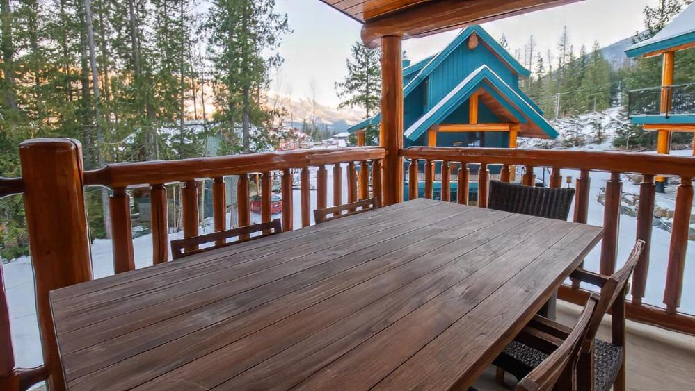 Snow Creek Cabins by Fernie Lodging Co