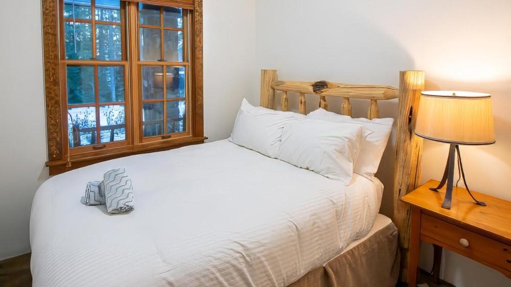 Snow Creek Cabins by Fernie Lodging Co