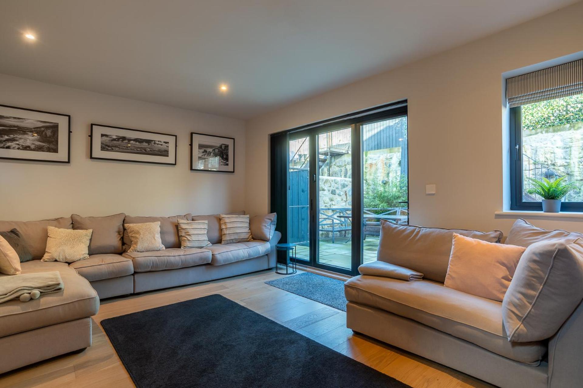 Luxury, stylish brand new house, fabulous location view 5
