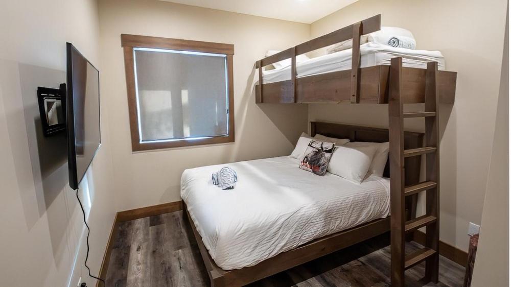 Snow Creek Cabins by Fernie Lodging Co