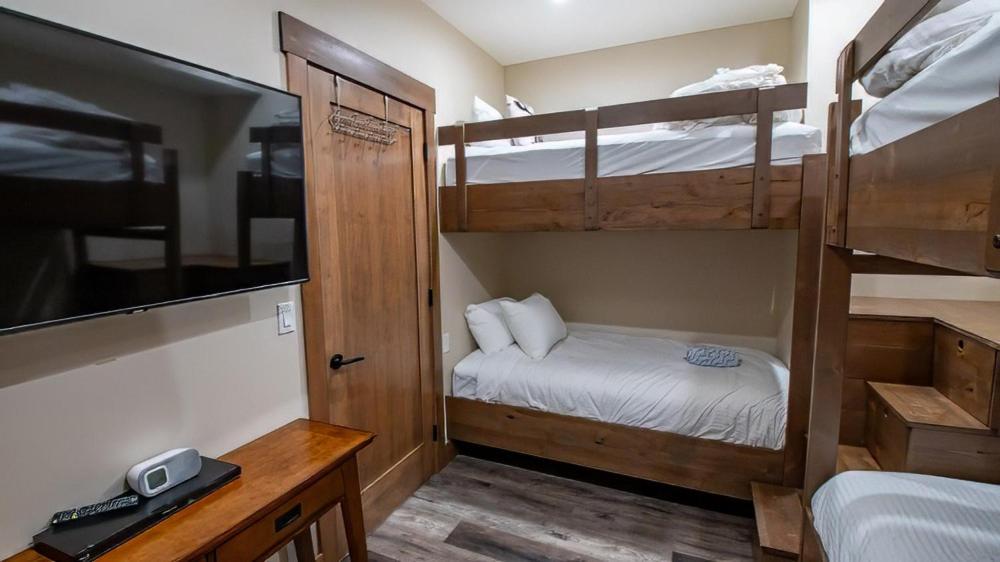 Snow Creek Cabins by Fernie Lodging Co
