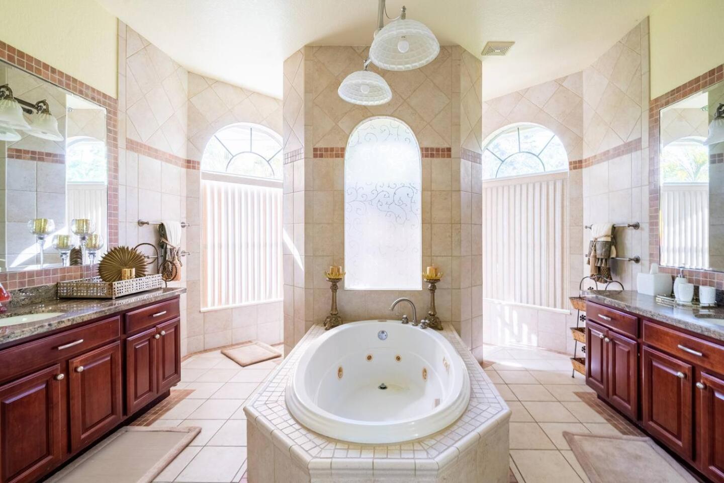 The Crystal Chalet Luxury Home view 4