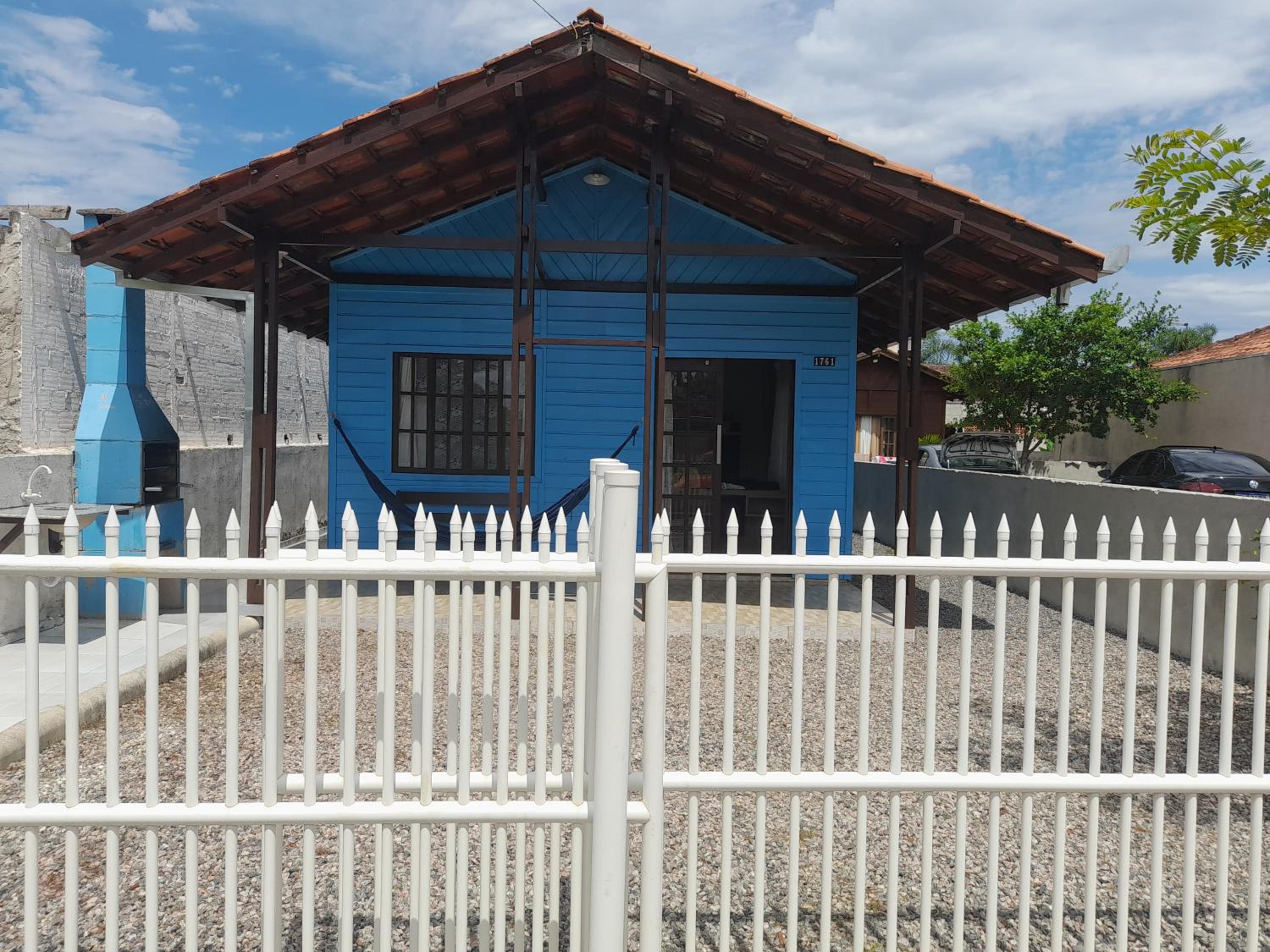 Casa Azul aconchegante, próx. a praia, Wi-Fi 300mb