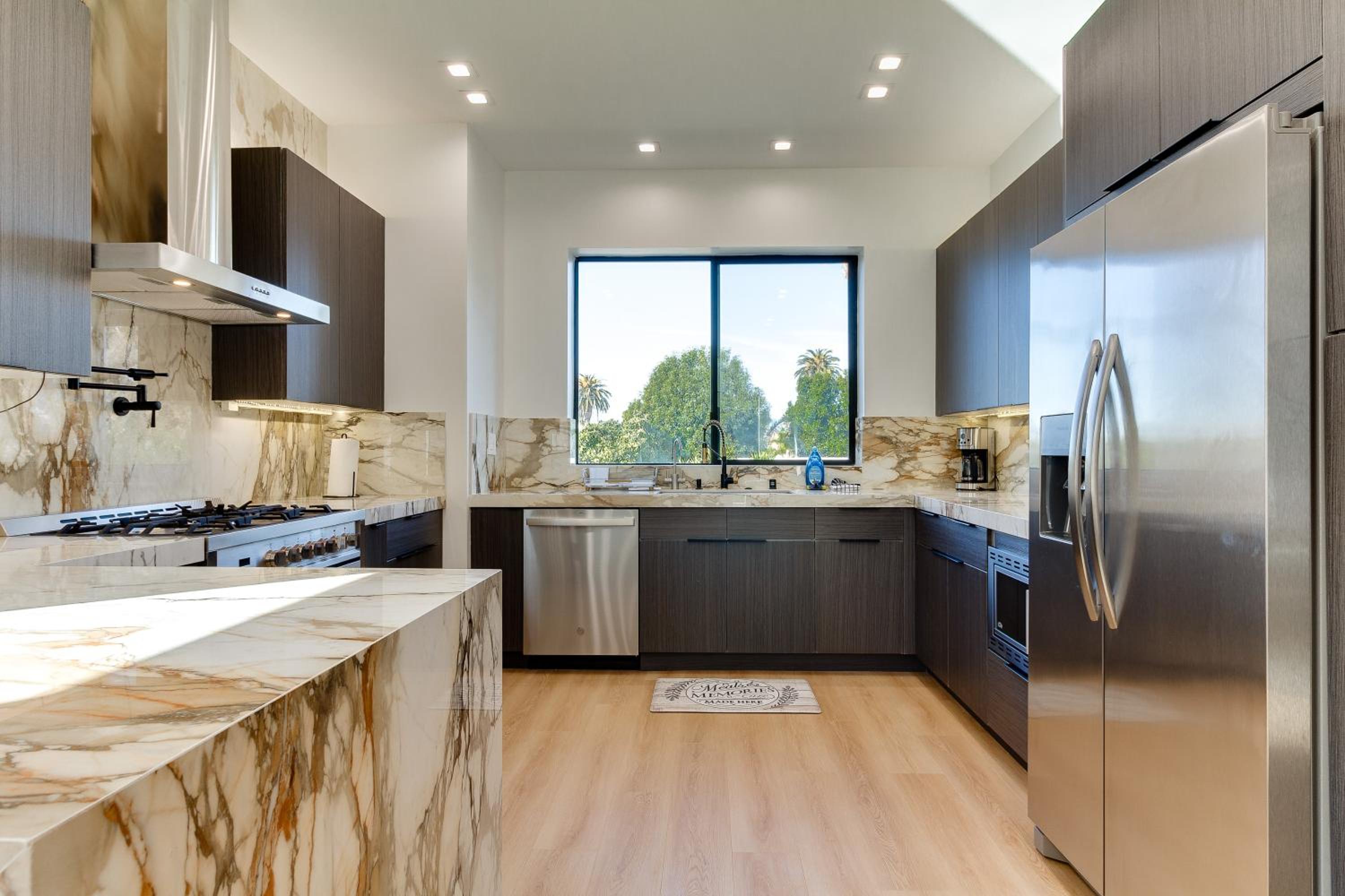 Brand New Modern 4 Bedroom House Pickfair Village