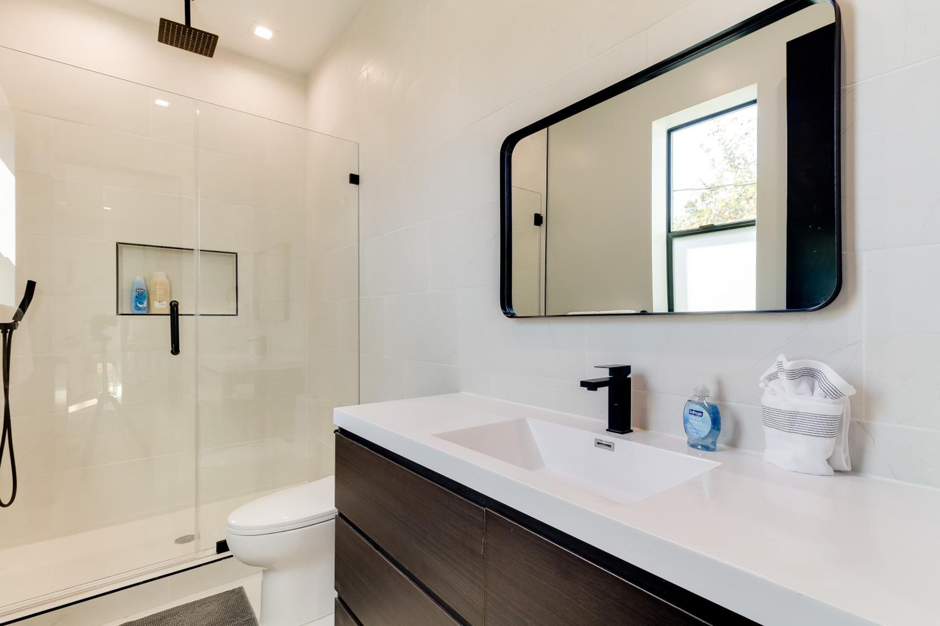 Brand New Modern 5 Bedroom House Pickfair Village