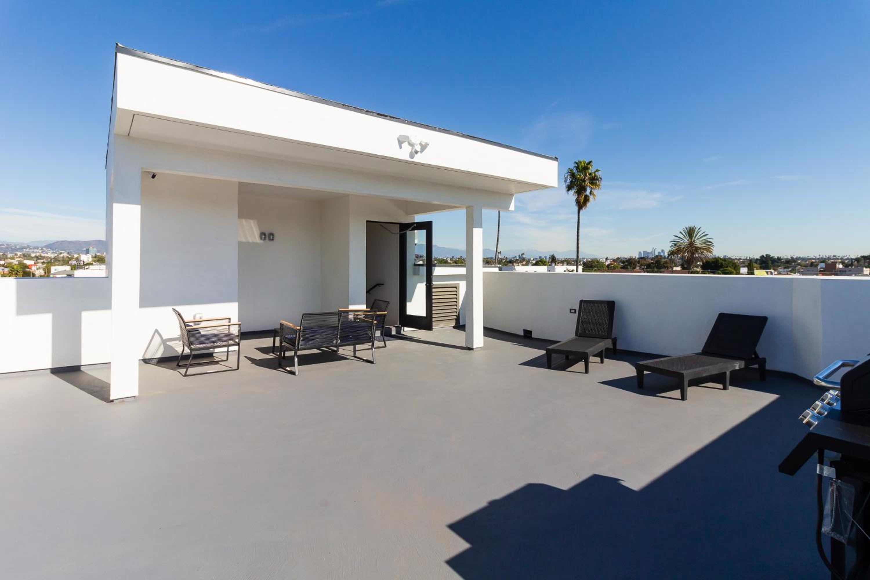 Brand New Modern 5 Bedroom House Pickfair Village