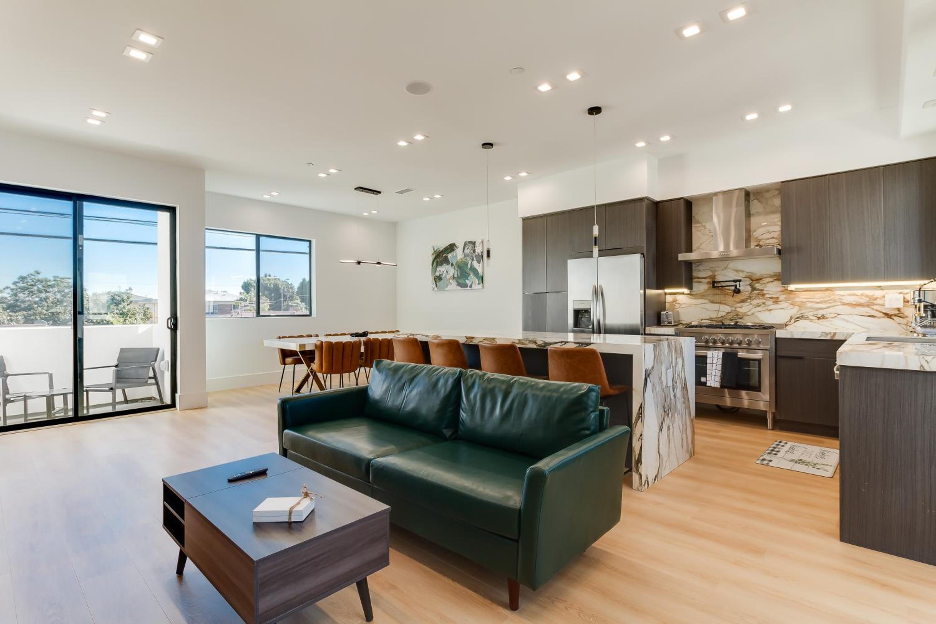 Brand New Modern 5 Bedroom House Pickfair Village
