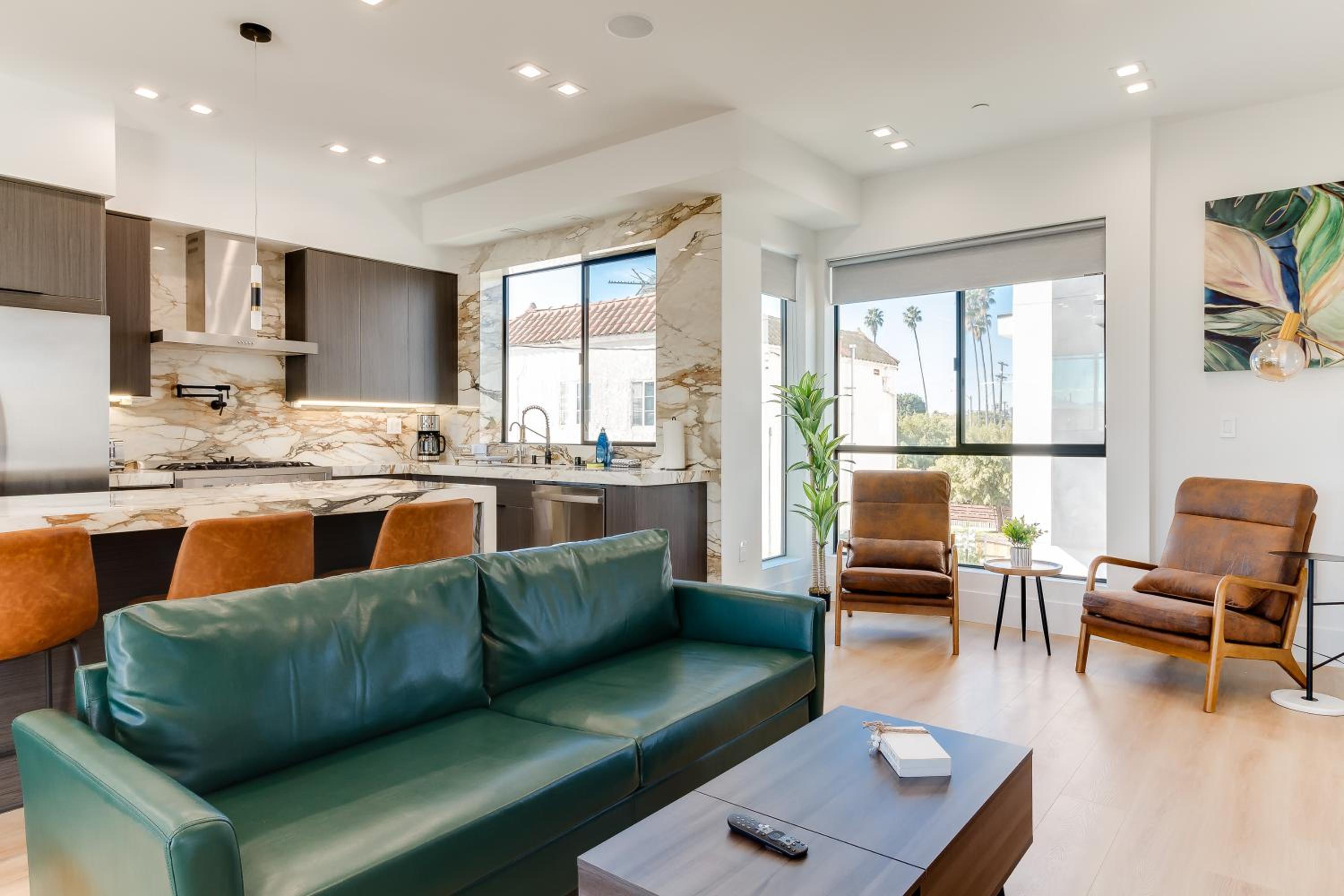 Brand New Modern 5 Bedroom House Pickfair Village