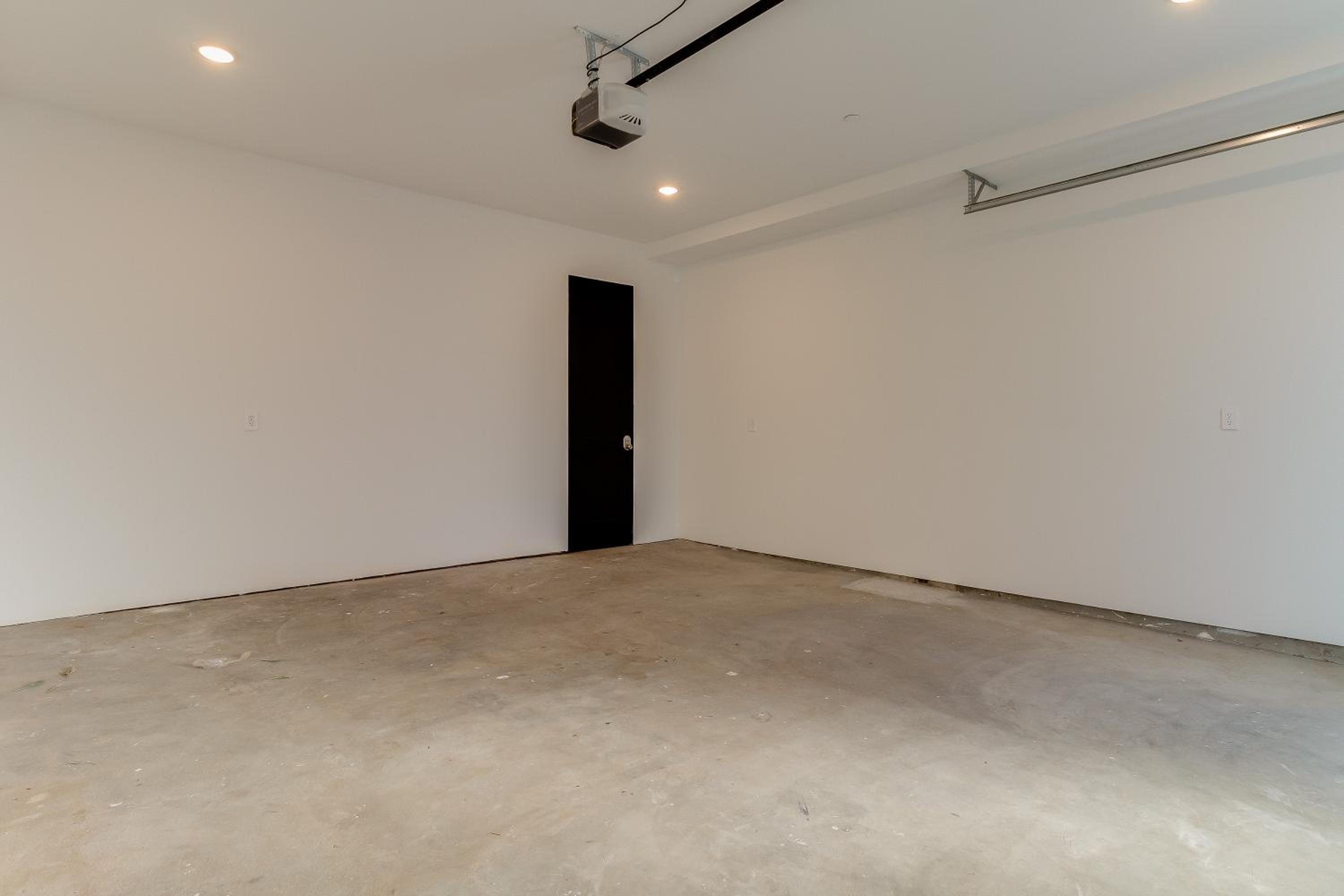 Brand New Modern 5 Bedroom House Pickfair Village
