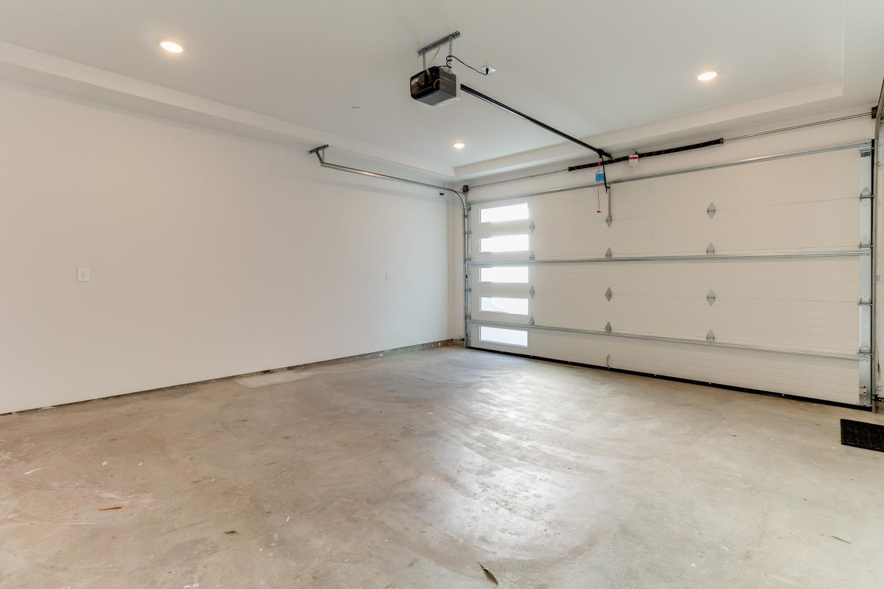 Brand New Modern 5 Bedroom House Pickfair Village