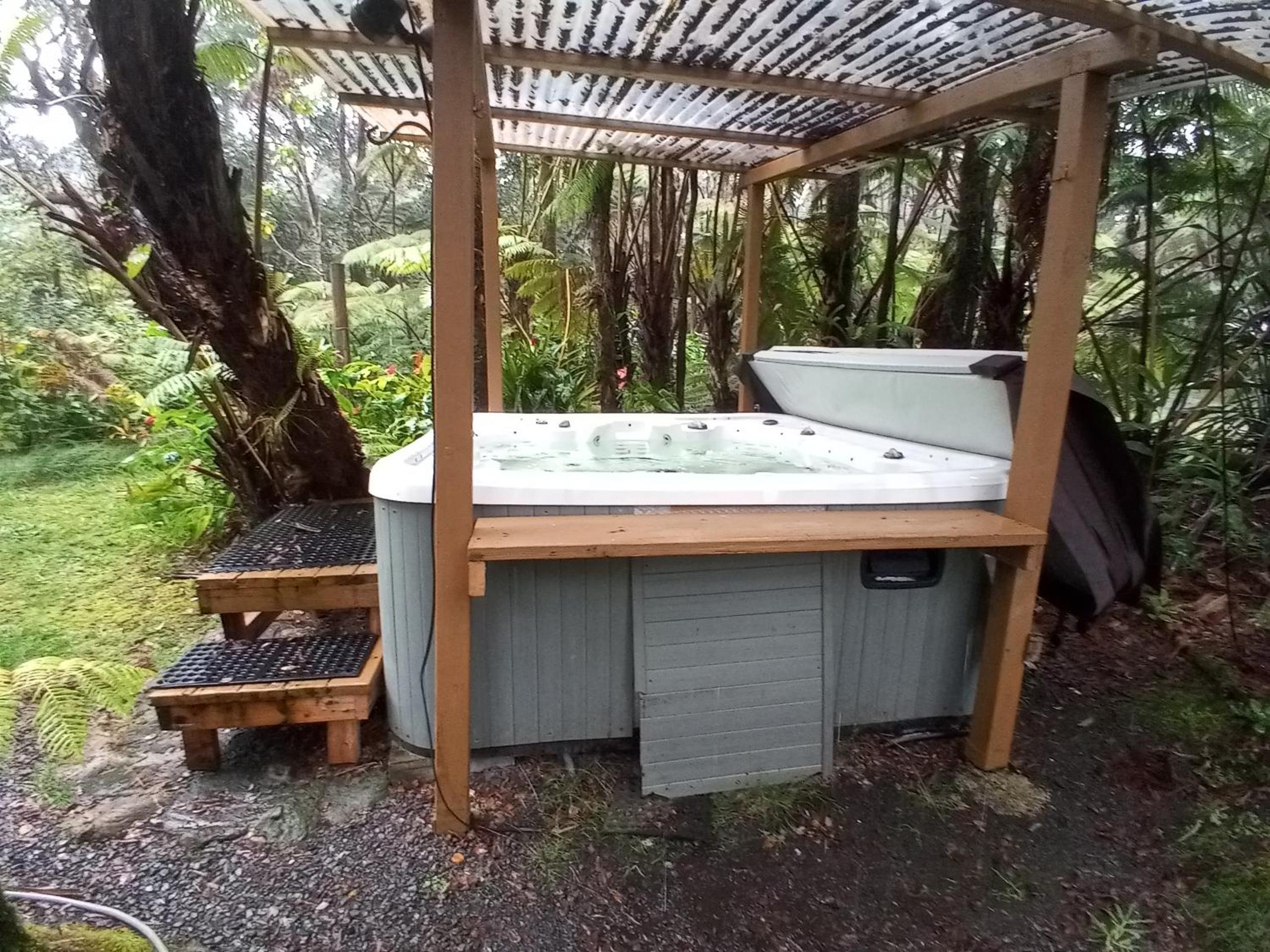 Aloha Crater Lodge
