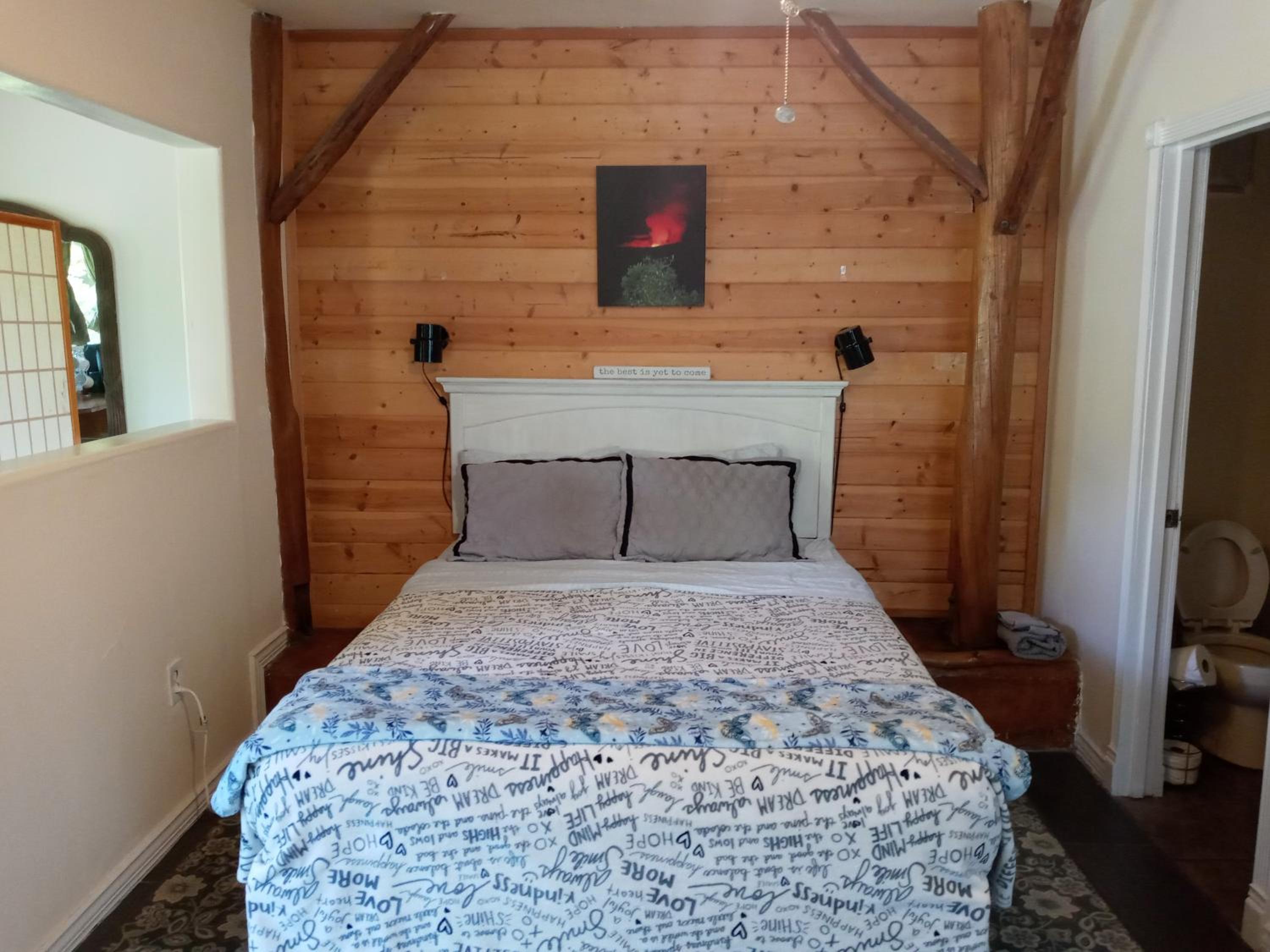 Aloha Crater Lodge