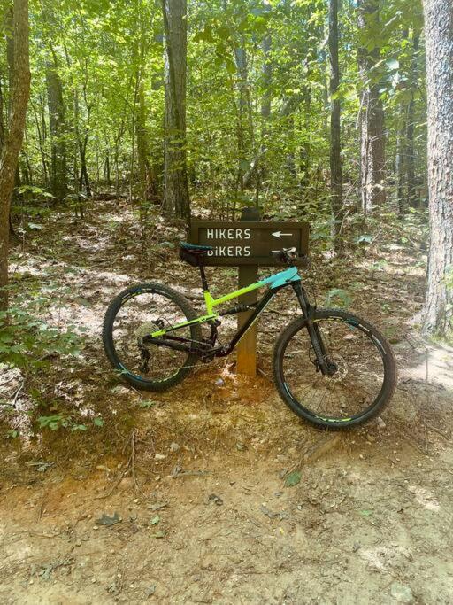 Pet Friendly House with Bike Trail Access and Huge Fenced Yard, photo 19