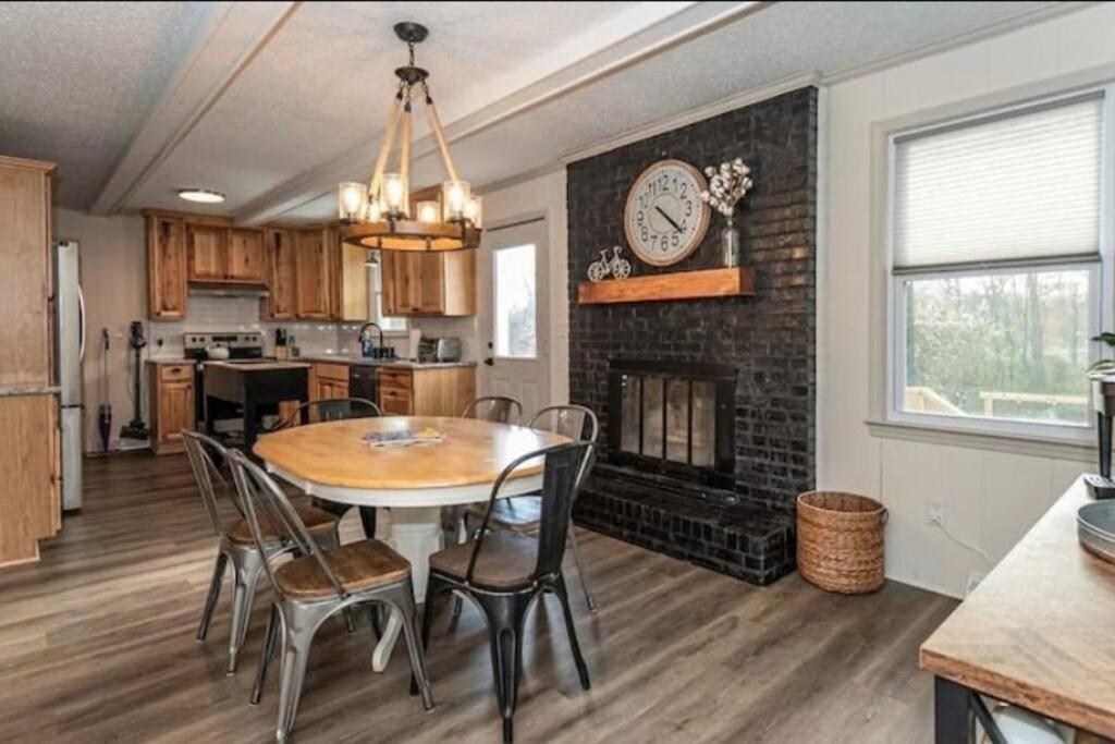 Pet Friendly House with Bike Trail Access and Huge Fenced Yard, photo 33