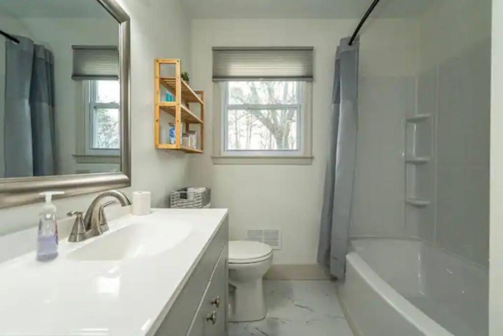 Pet Friendly House with Bike Trail Access and Huge Fenced Yard, photo 31