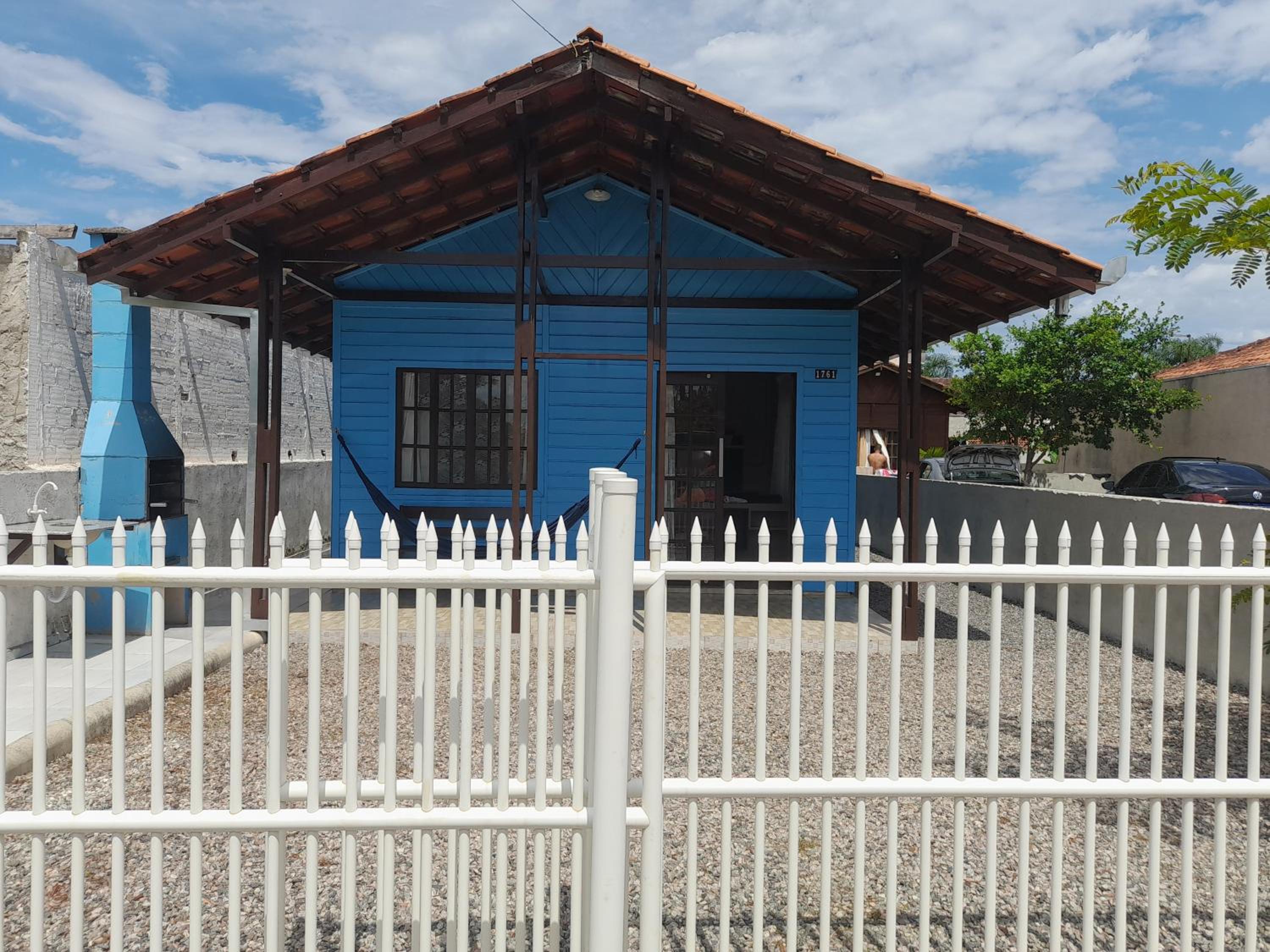 Casa Azul aconchegante, próx. a praia, Wi-Fi 300mb