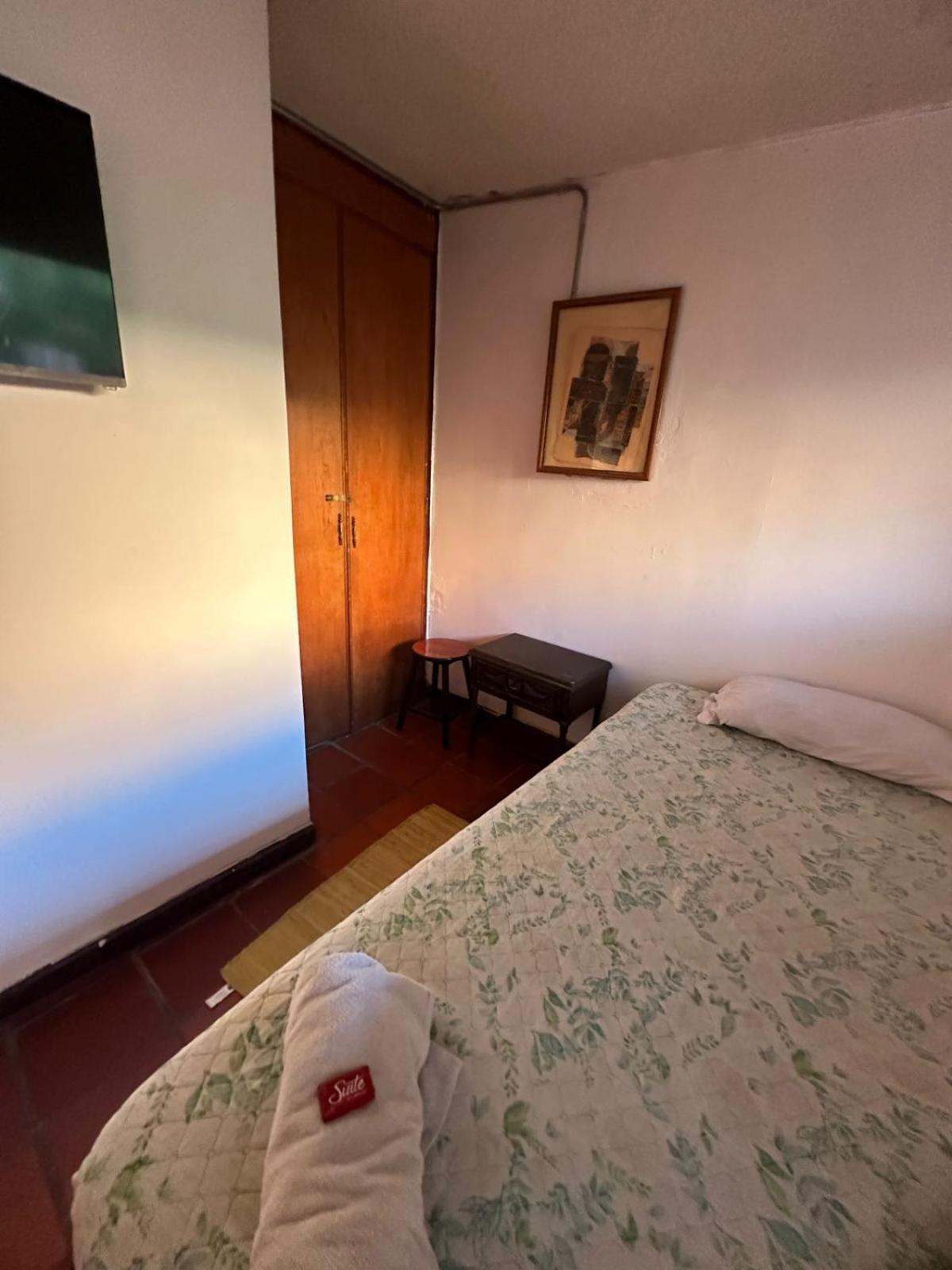 acogedor Hostal usaquen la parada del tren