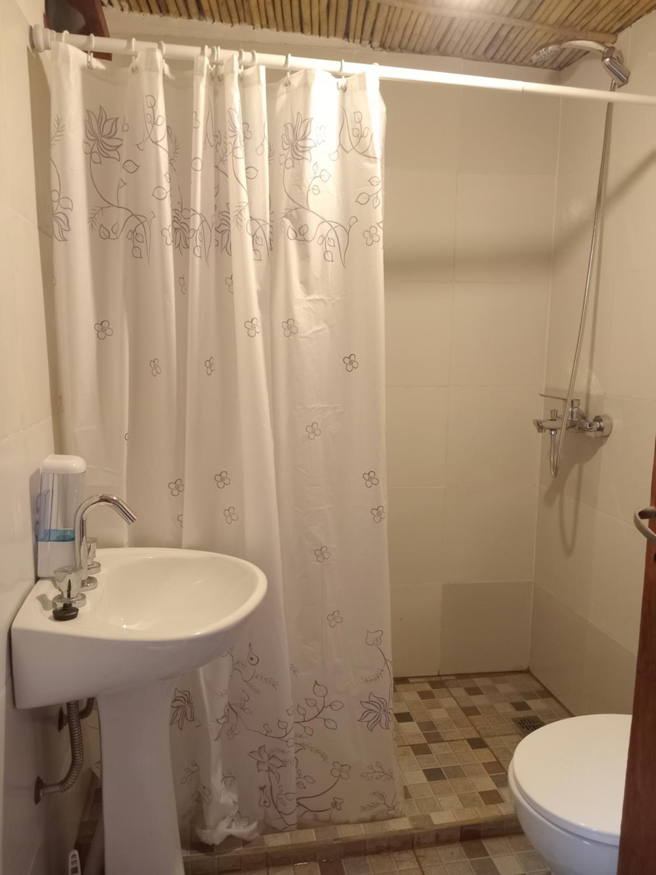 Habitacion doble con baño privado
