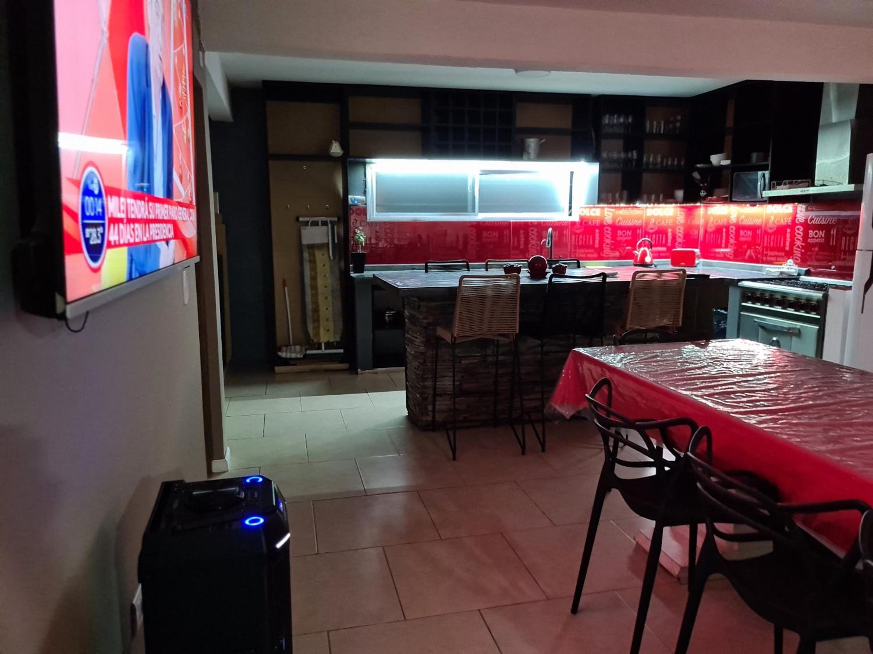 Alquilo casa