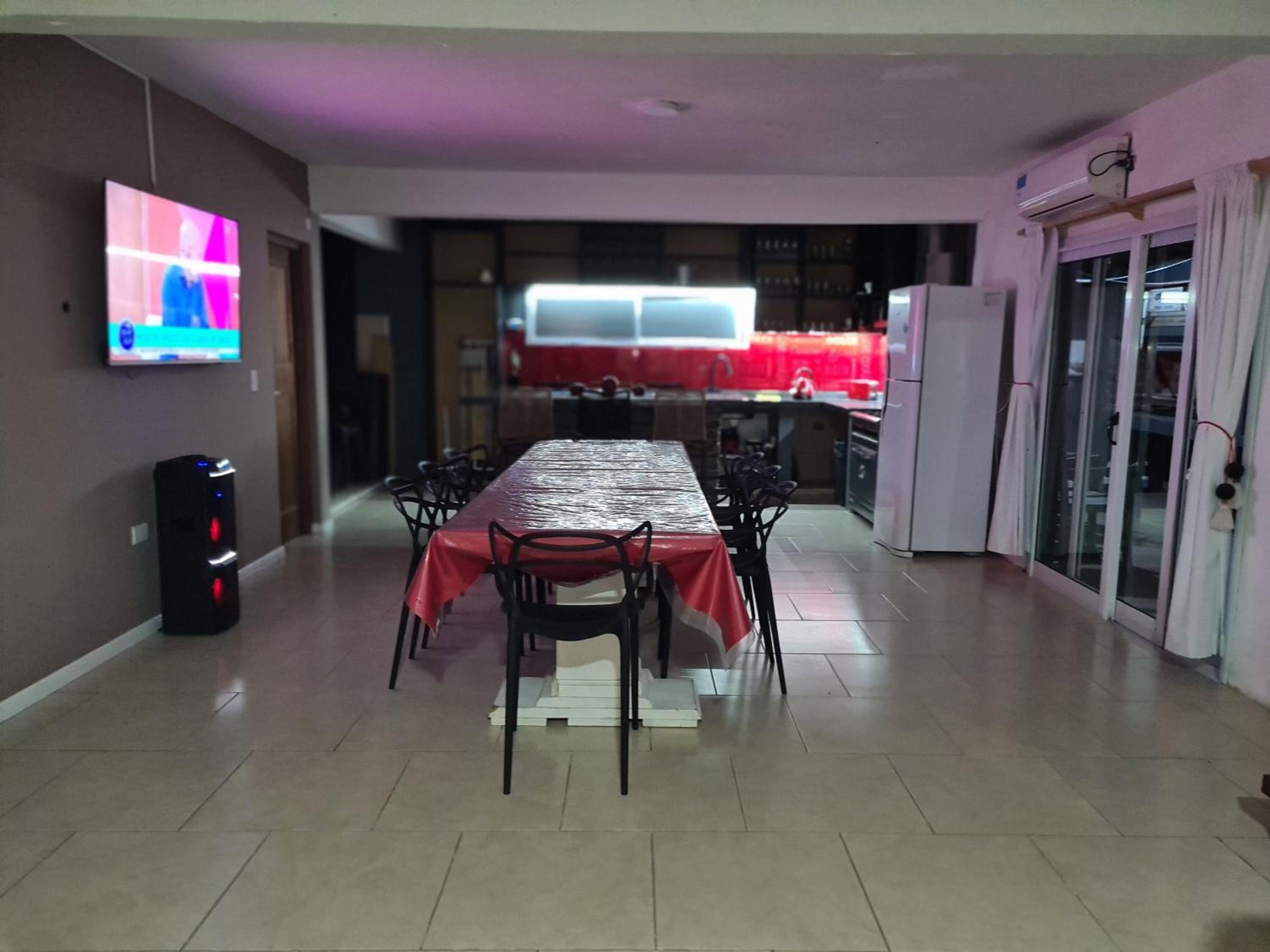 Alquilo casa